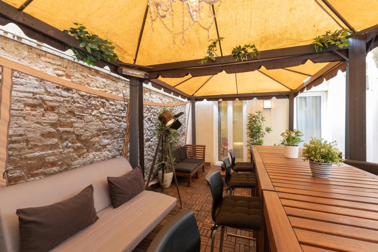 Pinti Patio Apartamento *
